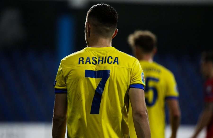 Paraqitjet fenomenale në Podgoricë dhe Sofje, UEFA vendos ta 'shpërblejë' Rashicën