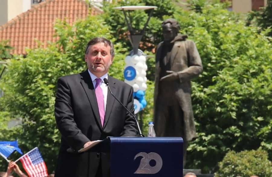Palmer kërkon paqe me Serbinë në 20-vjetorin e Çlirimit të Kosovës