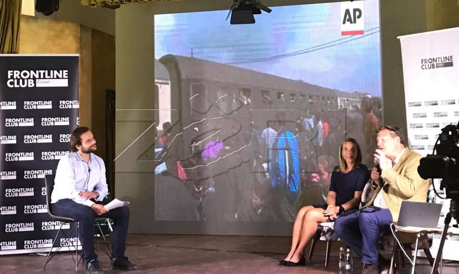 Rrëfimi i gazetarit anglez që ia shpëtoi jetën telefoni mobil në Kosovë