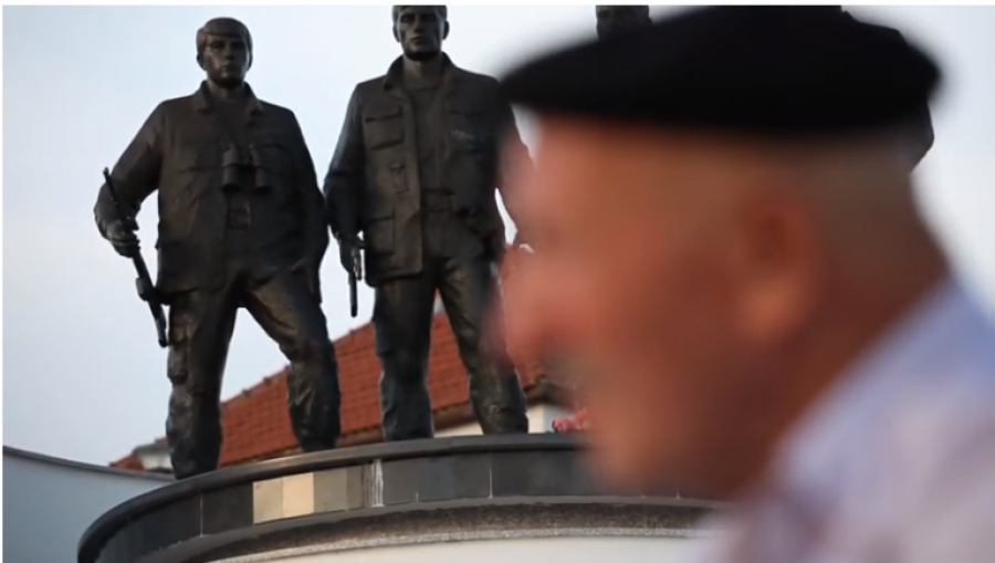 Regjisori amerikan dokumentar për heroin e kombit Zahir Pajazitin