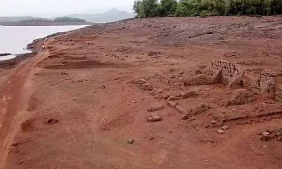 Fshati që shfaqet një herë në vit, ç’fshihet prapa këtij misteri