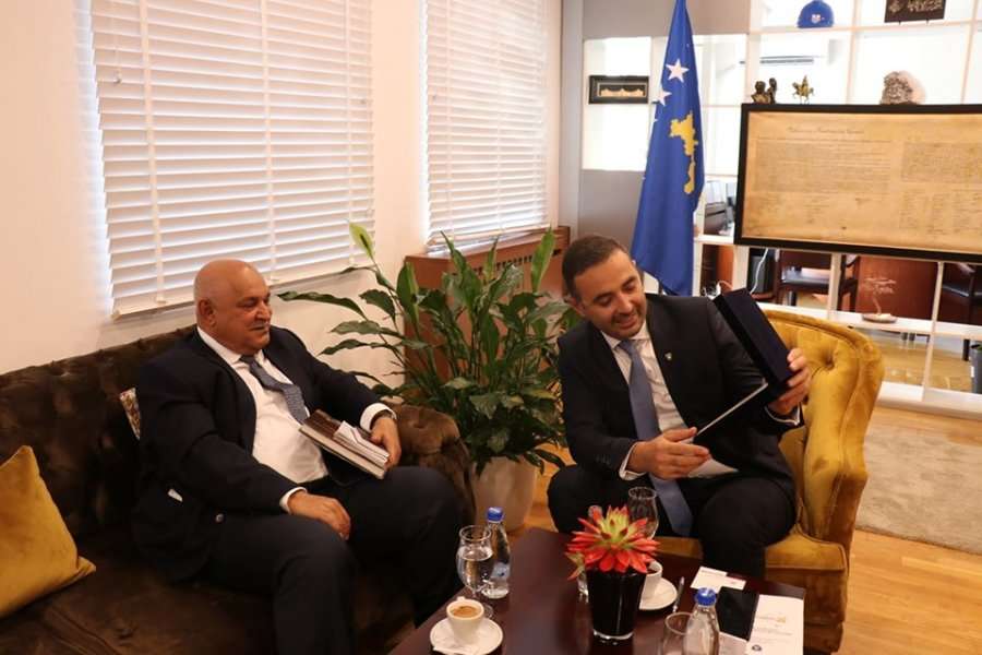 Miliarderi arab interesohet për investime në Kosovë