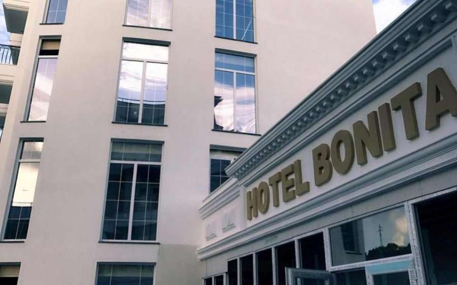 Shpendi i qon disa mijëra euro në deti