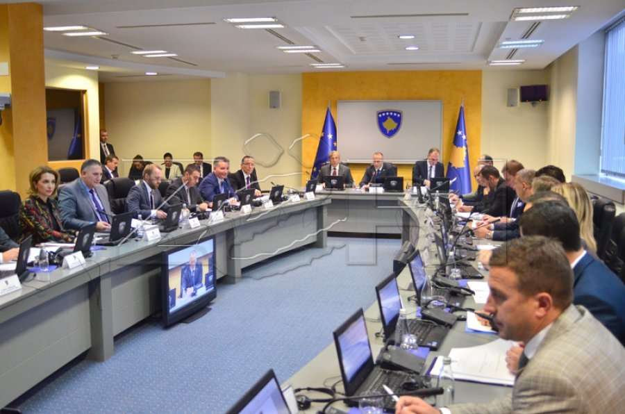 Qeveria e tërheq projektligjin për financimin e partive politike