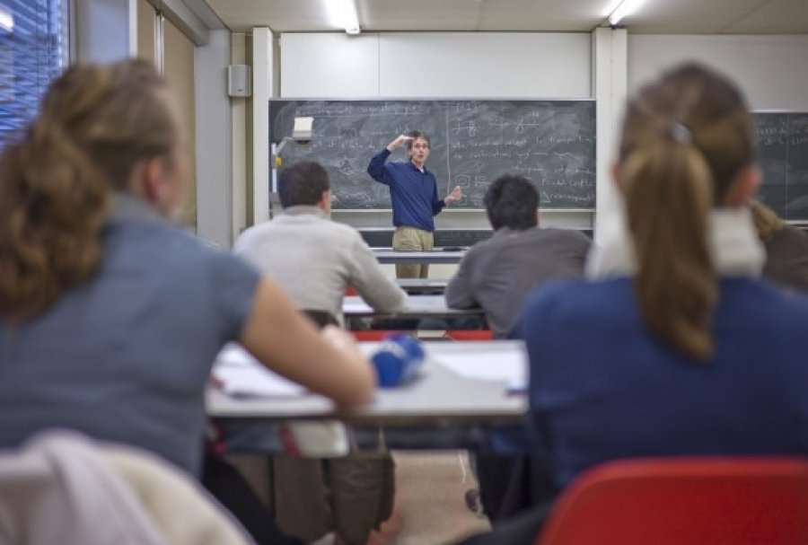 Zvicra ka nevojë për mijëra mësues shtesë