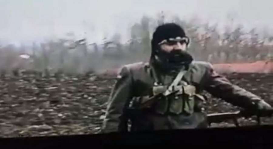 Video e papublikuar më parë e Adem Jasharit