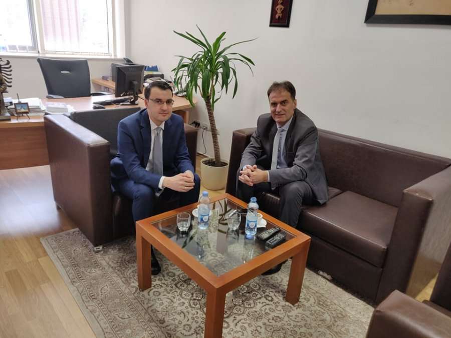Mazreku dhe Zeka biseduan për zvogëlimin e automjeteve të paregjistruara