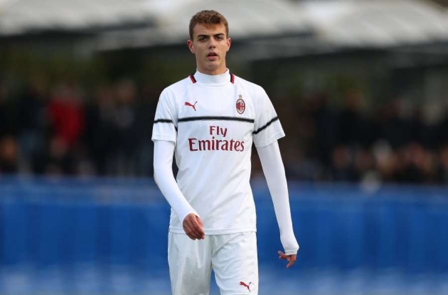 Vazhdon dinastia Maldini në futboll