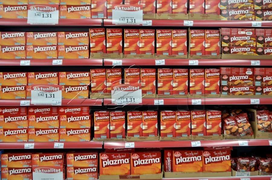 Mallrat serbe dominojnë tregun Kosovar përkundër taksës