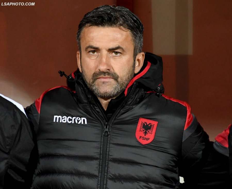 Tifozët të irrituar, i gjithë 'Loro Boriçi' shan në italisht trajnerin Panuçi