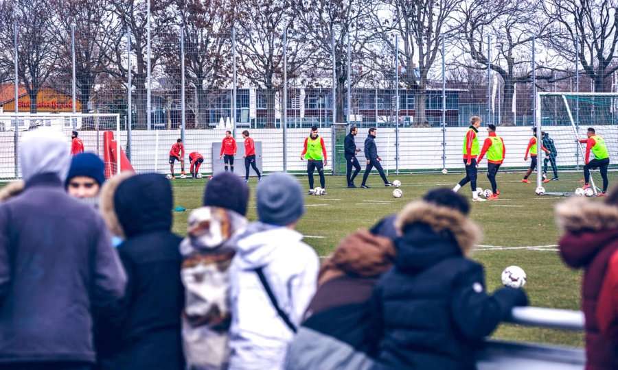 Gjiganti i rrëzuar gjerman në kërkim të identitetit të ri