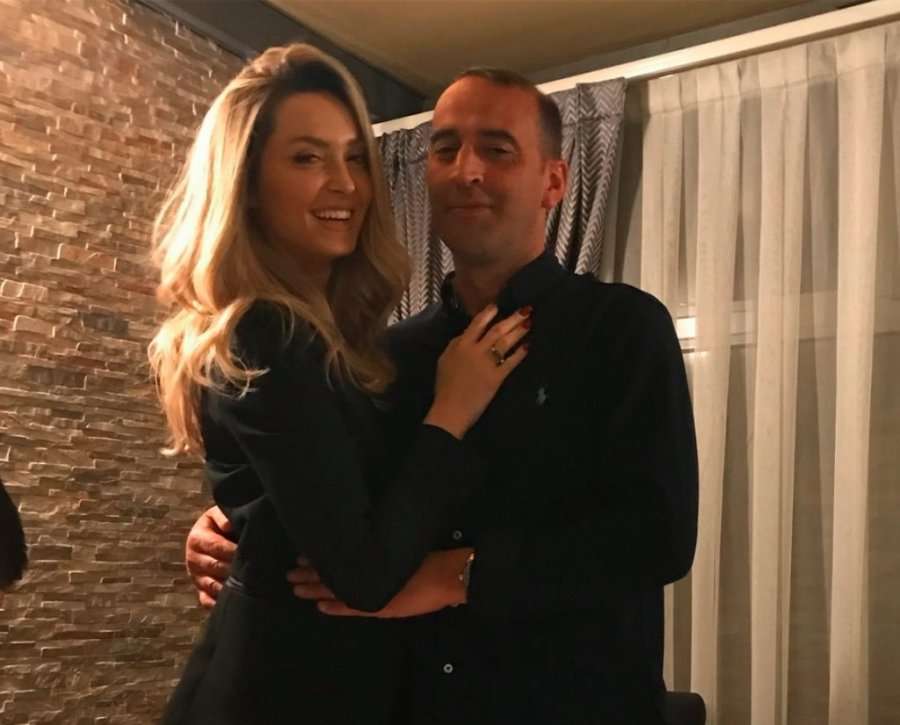 Bashkëshortja e Daut Haradinajt i thotë 'Të dua' këngëtarit të njohur