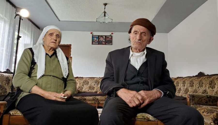 Prindërit Cenë e Hylë Rexhaj, flasin për tre djemtë që ja falën lirisë së Kosovës