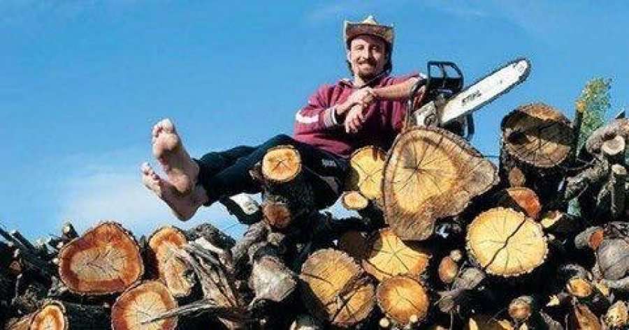 Kishte luajtur me Ronaldon, tash pren dru për një furrë buke, histori prekëse e futbollistit të njohur