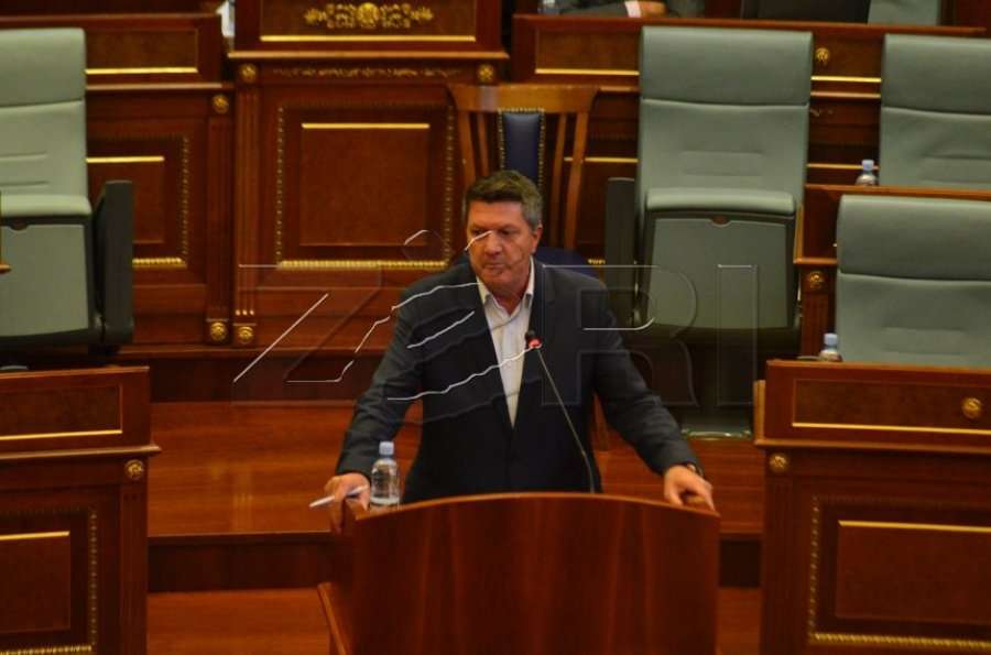 Zeka pyet Thaçin, Veselin e Atifete Jahjagën se ku kanë qenë në kohën kur një vajzë kishte folur për dhunimet më 1999