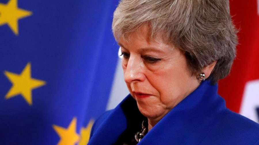 Kryeministrja britanike Theresa May jep dorëheqje