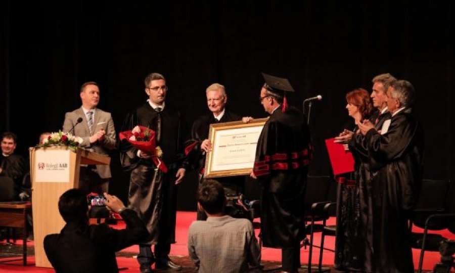 Kosova nderoi nobelistin e paqes, Ernesto Kahan me Çmimin “Doctor Honoris Causa”