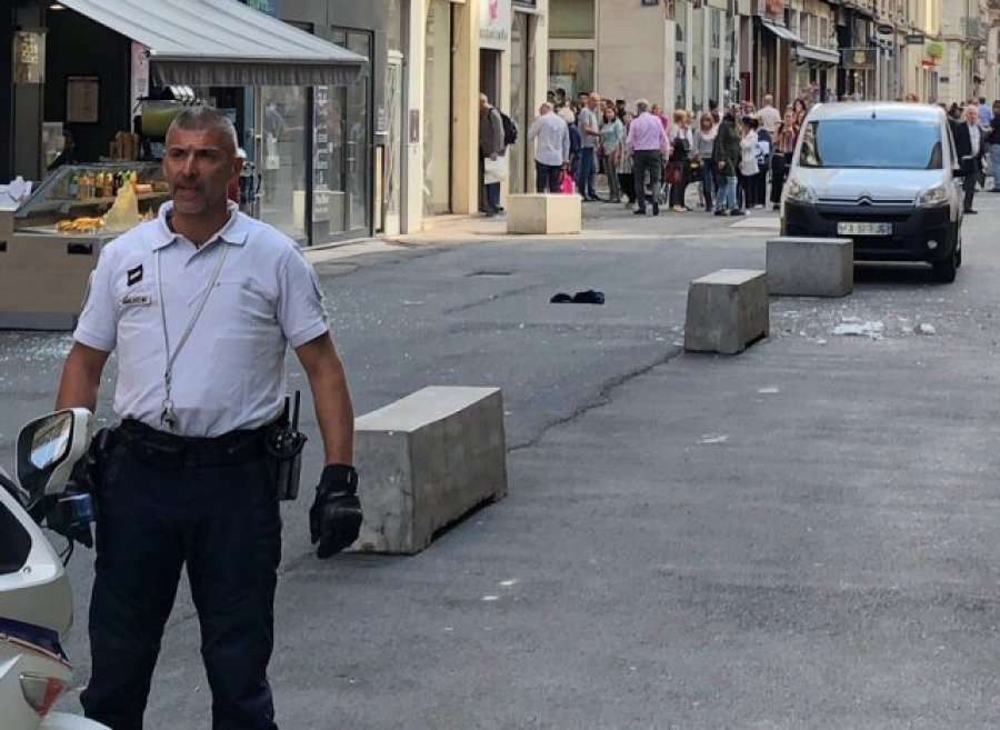 Rritet numri i të lënduarve në Lyon – rasti hapet për ‘sulm terrorist’