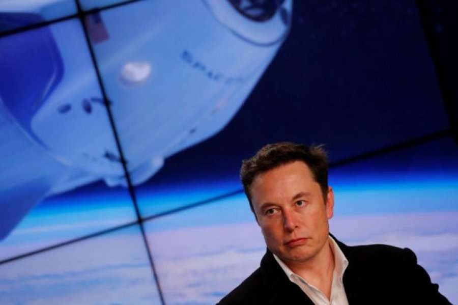 Elon Musk çon në hapësirë 60 satelitët e parë për internet të shpejtë