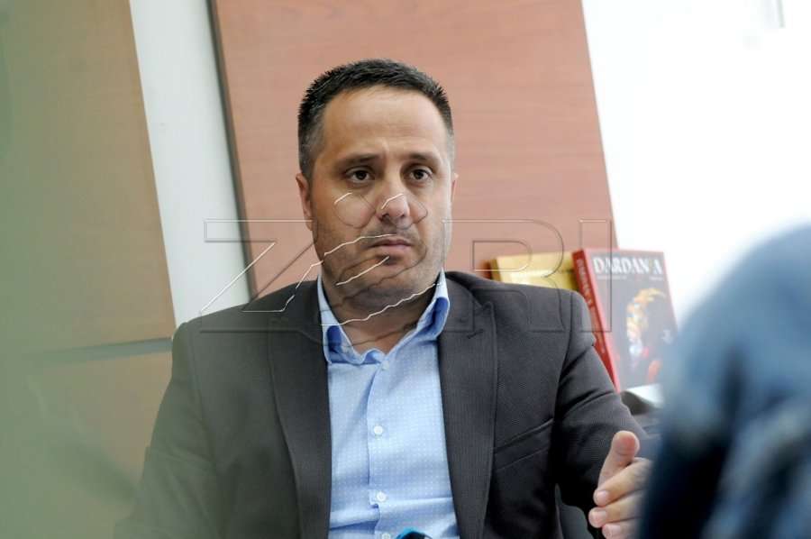 Selmanaj: Kurti është dashur që të shtyjë konstituimin e Kuvendit, do arrinim marrëveshje pas dy ditësh
