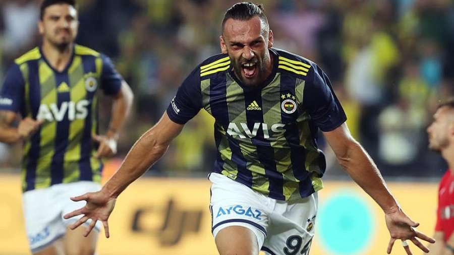 Formacionet zyrtare: Vedat Muriqi përballë ish futbollistit të Kosovës