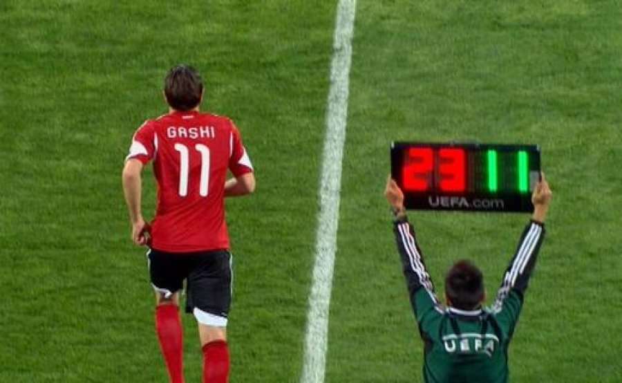 Futbollisti kuqezi takohet me Lionel Messin