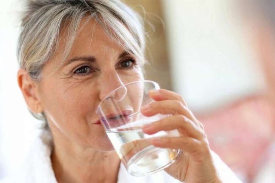 Në mëngjes apo në mbrëmje – Ja kur duhet t’i pini ilaçet e tensionit