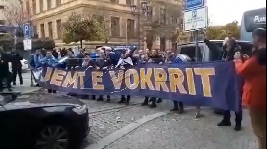 Plzeni ‘ndizet’ nga ‘Dardanët’, kjo është atmosfera e tyre në rrugët e qytetit çek