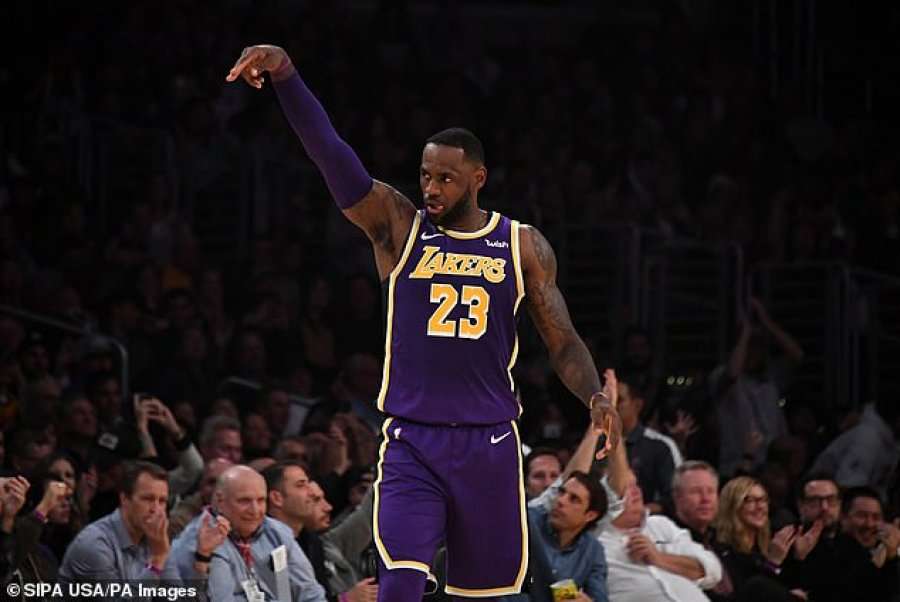 Lakers, bindës ndaj Warriors