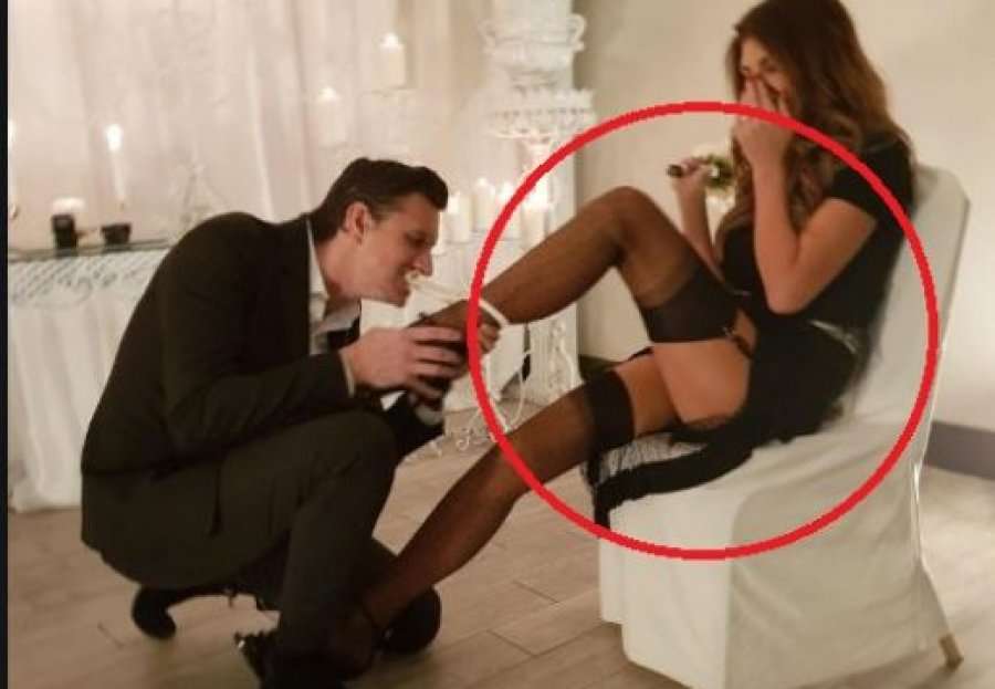 Angela Martini tregon arsyen “bizare” pse u martua në fustan të zi