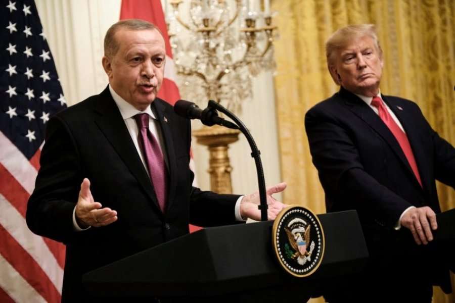 Erdogan ia kthen Trumpit letrën e dërguar në të cilën amerikani i kërkoi 'të mos bëhet budalla'