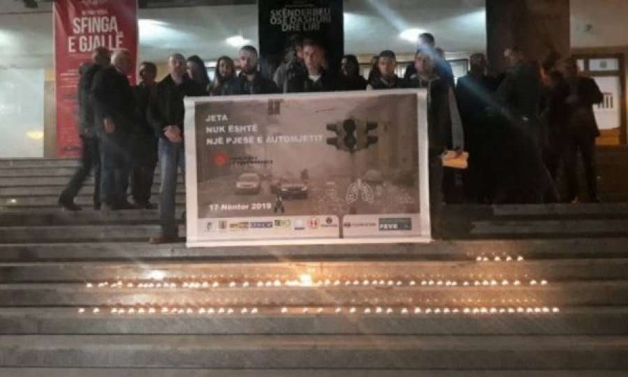 97 qirinj janë ndezur në përkujtim të viktimave të trafikut rrugor në Kosovë