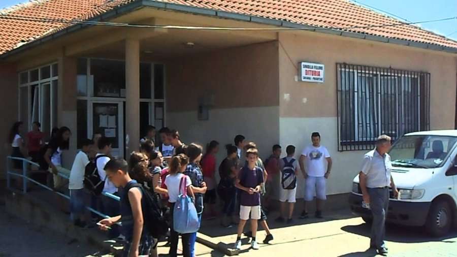 Ofendoi një nxënës, arrestohet arsimtarja në Shkabaj, kërkohet largimi i saj