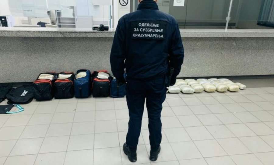 Kapet autobusi kosovar me afër 120 kilogram drogë në Hungari (Foto)