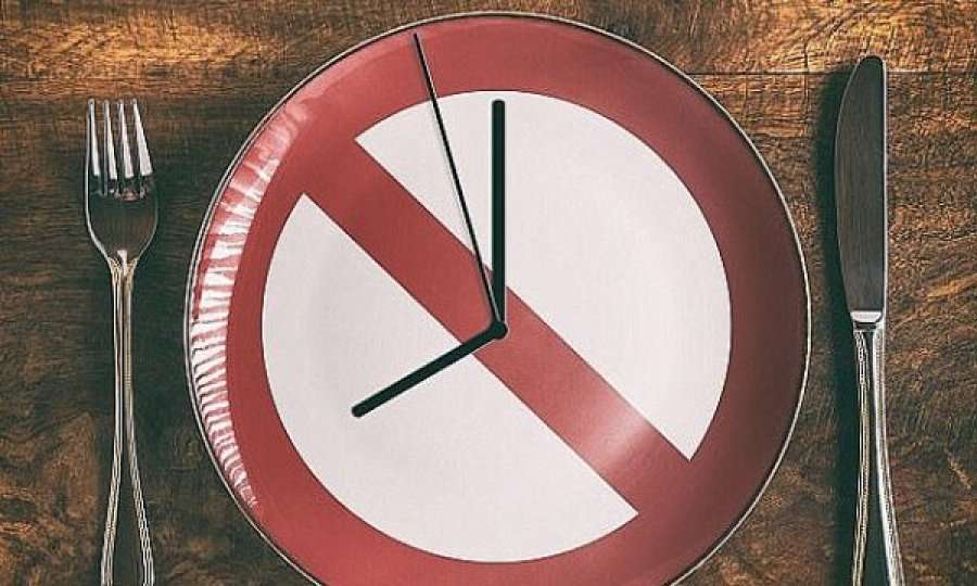 Studim: Agjërimi i kohëpaskohshëm ndihmon pacientët me probleme në zemër