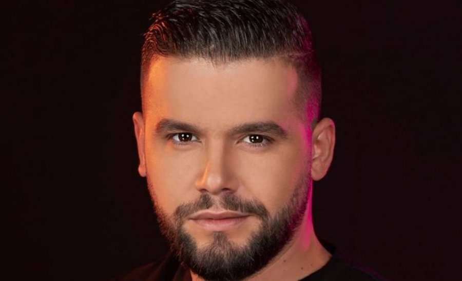 Flori sot publikon këngën e re