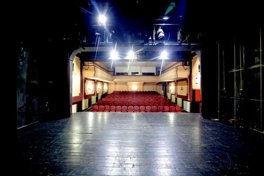 Financat mbesin sfidë e vazhdueshme e teatrove kosovare