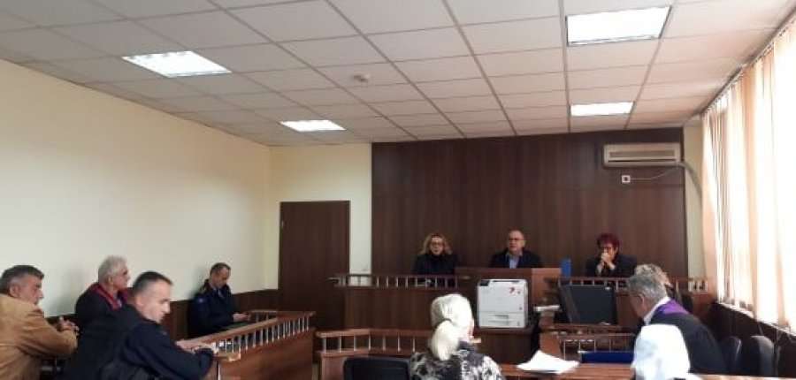 Vrasja e dy vëllezërve në Kosuriq të Pejës, nëna e viktimave i shkon te babai gjykatësit