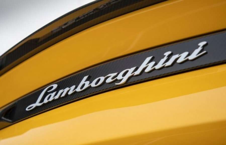 Lamborghini shpalos makinën e re më 24 nëntor