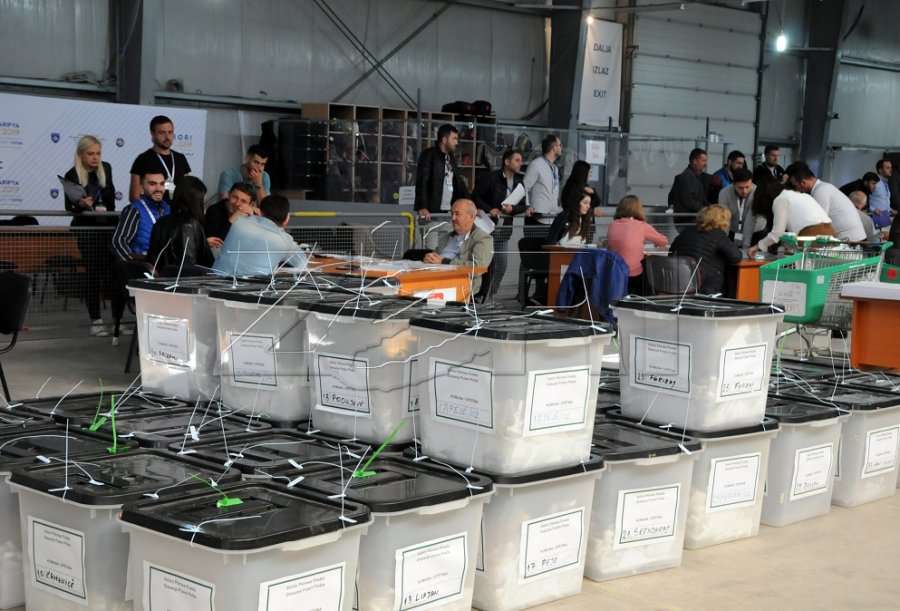 Deri sot kanë ardhur mbi 14 mijë pako nga votimi jashtë Kosovës