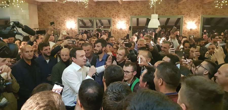 Kurti i mbledh aktivistët në Gërmi për t’i falënderuar