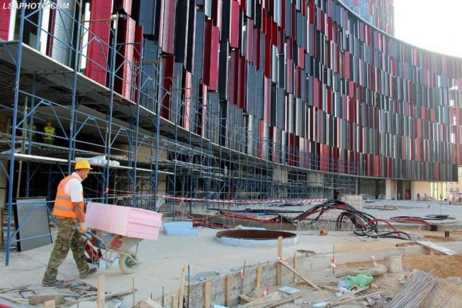 Vijojnë me intensitet punimet te 'Arena Kombëtare'