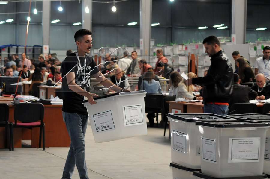 Numërohen mbi 3 mijë vota të diasporës, prinë Vetëvendosje