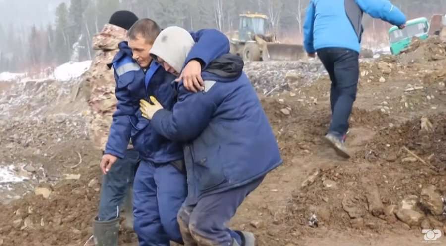 Shembet diga në minierën e arit në Rusi, 15 të vdekur