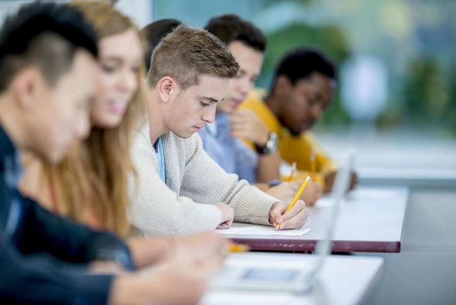 Nga ‘gjimnazist’ në ‘student’: Bëhuni gati për 6 ndryshime madhore!