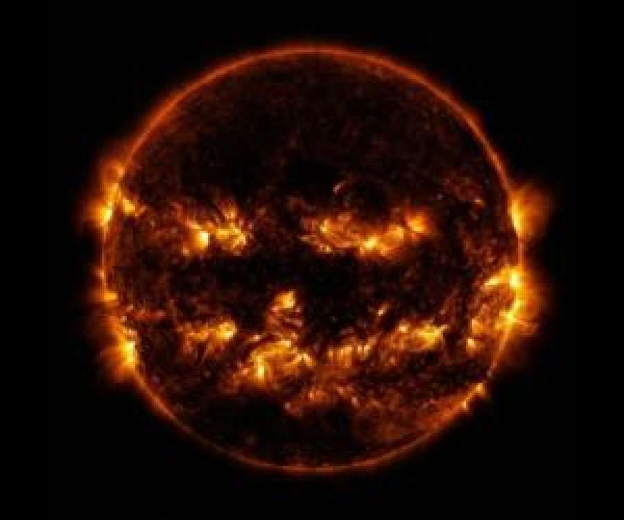 NASA publikon pamjet ‘e frikshme’ hapësinore, përplasja që ndodh para festës së Halloween-it