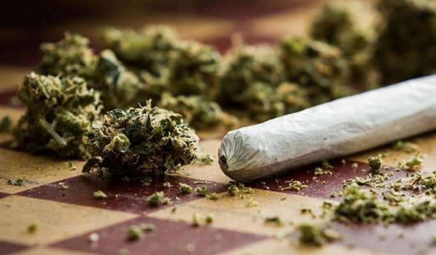 Edhe në Prishtinë arrestim për posedim të lëndëve narkotike