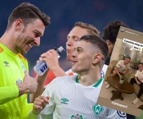 Czech goalkeeper counters Rasica für posted photo