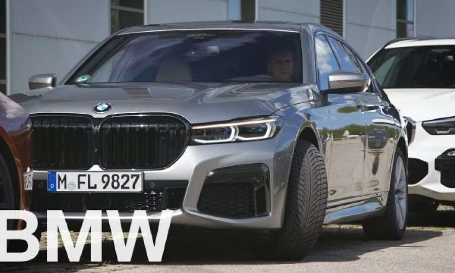 Largoni duart, BMW del nga parkingu në mënyrë automatike