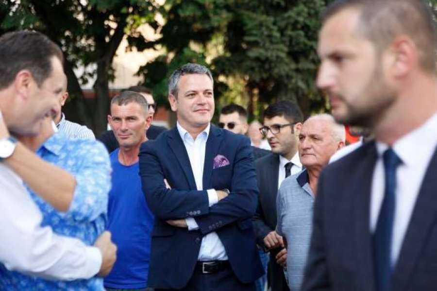 Arben Gashi poston fotografi: From Klina with love